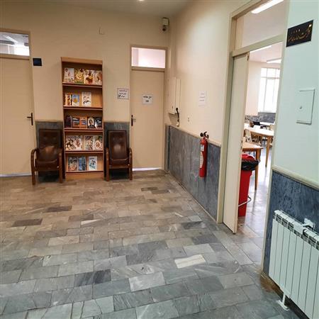 لابی خانمهادر طبقه دوم کتابخانه